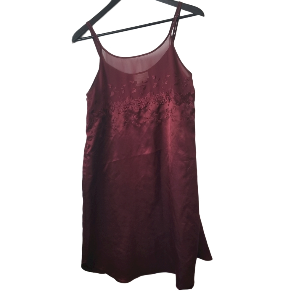 Women's wine coloured spaghetti strap slip dress